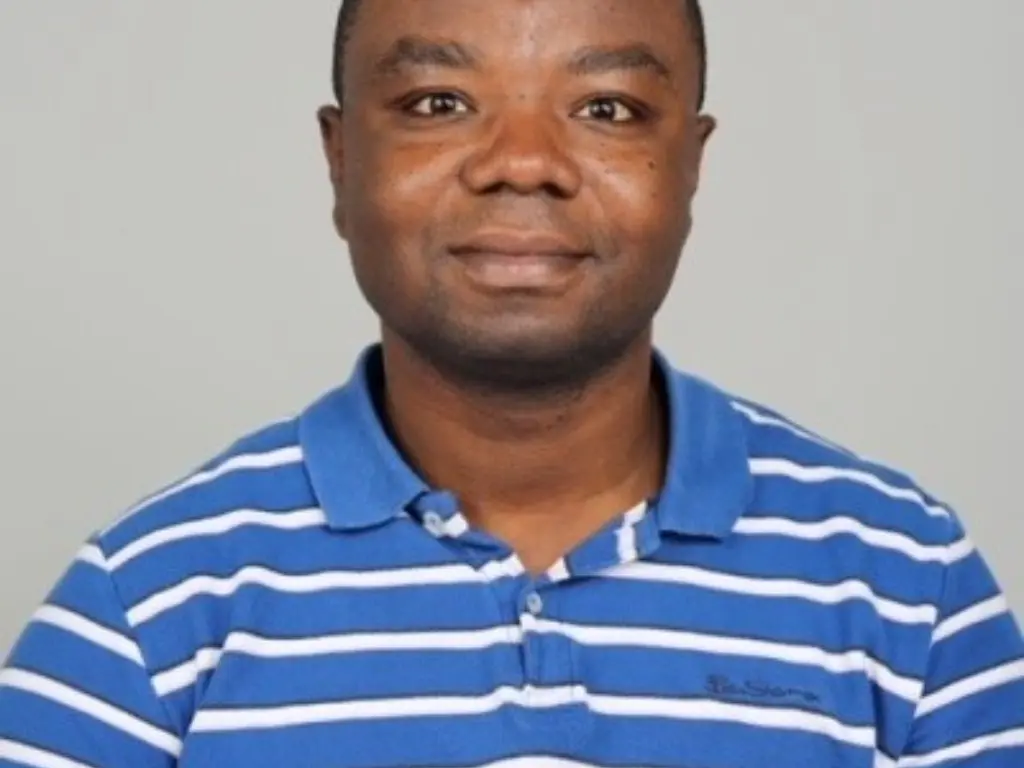 Dennis Sarfo-Asante Headshot