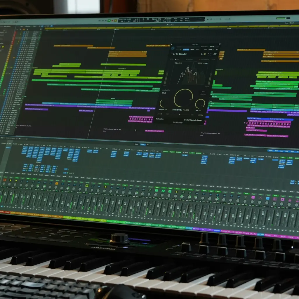 Logic Pro - Picture from Unsplash